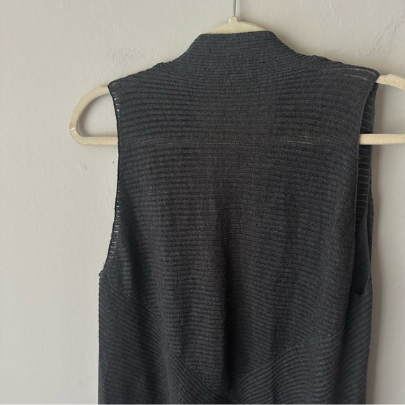 Eileen Fisher Open Front Sleeveless Cardigan Vest 100% Wool Size Medium Grey - Picture 9 of 10